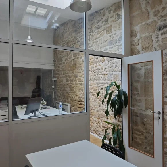Bureau privé 33 m² 10 postes Coworking Rue Saint-Antoine Paris 75004 - photo 5