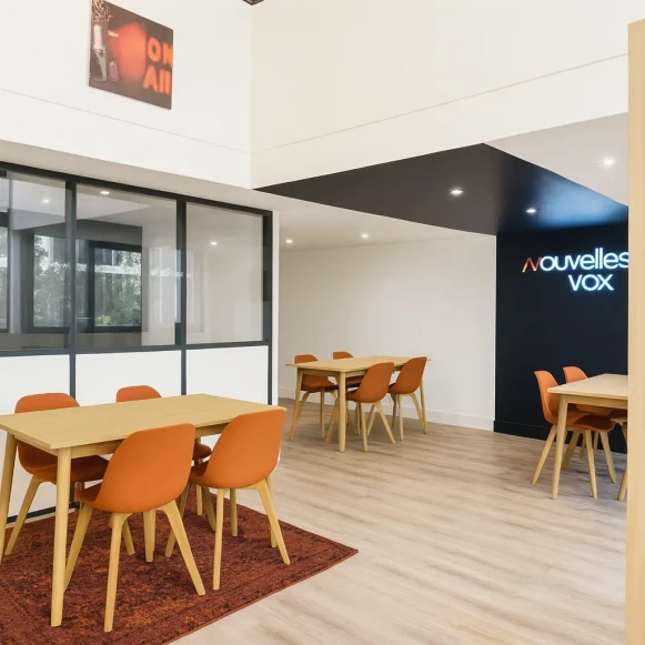 Espace indépendant 77 m² 14 postes Coworking Rue Oberkampf Paris 75011 - photo 2