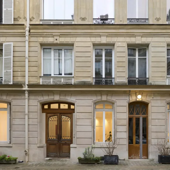 Bureau privé 75 m² 10 postes Coworking Rue d'Amsterdam Paris 75008 - photo 9