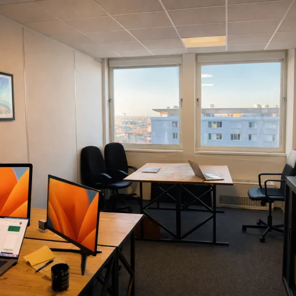 Bureau privé 17 m² 4 postes Coworking Boulevard Victor Hugo Clichy 92110 - photo 1