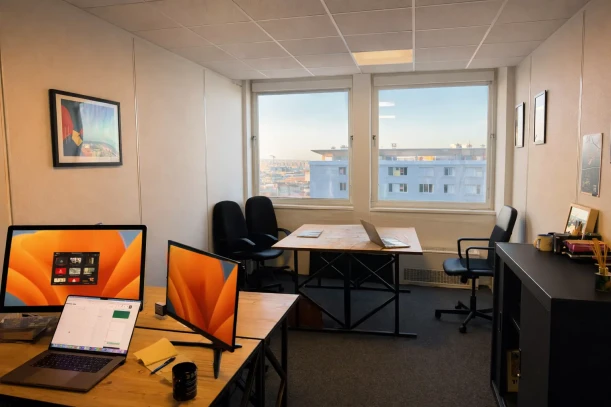 Bureau privé - 92110 - 4 postes - 990€