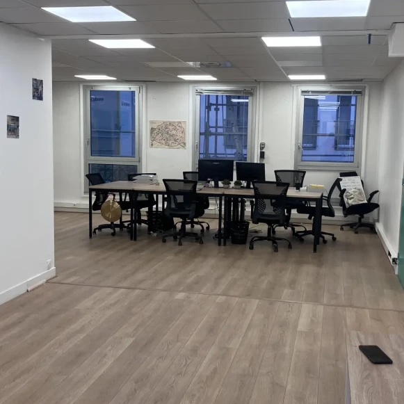 Bureau privé 180 m² 25 postes Coworking Rue du Moulin Joly Paris 75011 - photo 3