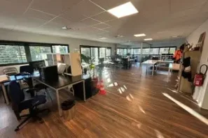 Bureau privé - 13090 - 20 postes - 3600€