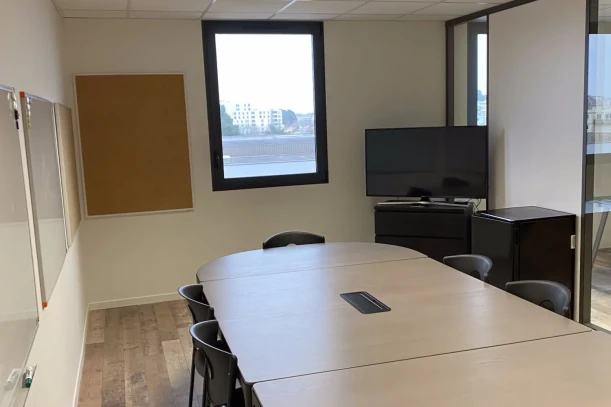 Bureau privé - 44800 - 2 postes - 330€