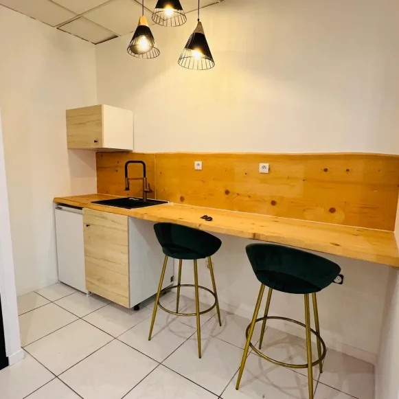 Espace indépendant 9 m² 2 postes Coworking Rue Solférino Aubervilliers 93300 - photo 4