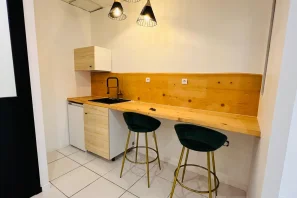 Espace indépendant - 93300 - 6 postes - 1200€