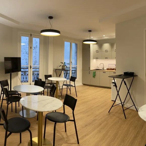 Open Space  6 postes Location bureau Rue d'Argenteuil Paris 75001 - photo 6