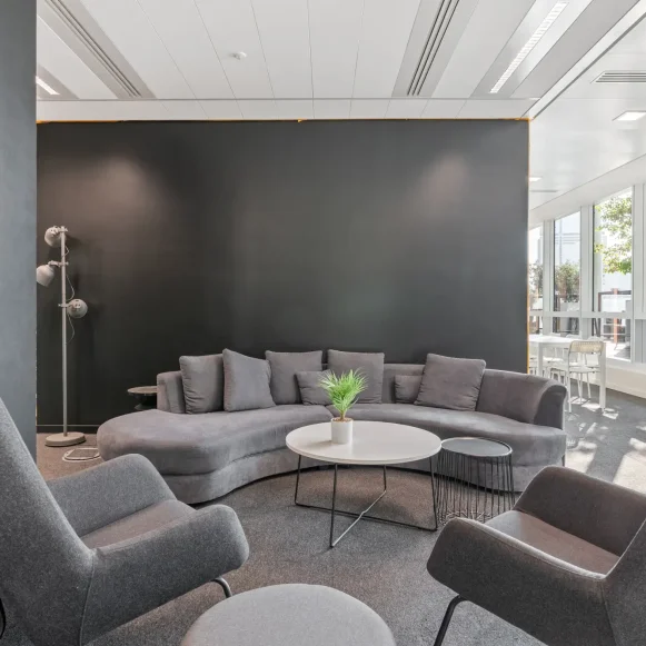 Bureau privé 99 m² 18 postes Location bureau Rue Pablo Neruda Levallois-Perret 92300 - photo 5