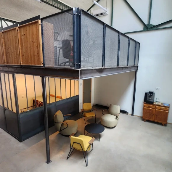Bureau privé 21 m² 6 postes Location bureau Rue Parmentier Oullins-Pierre-Bénite 69600 - photo 1