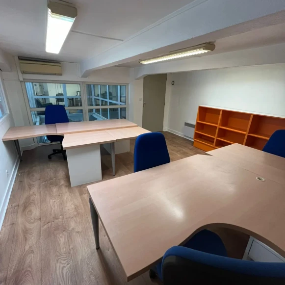 Bureau privé 60 m² 9 postes Location bureau Rue Jules Guesde Bordeaux 33800 - photo 5