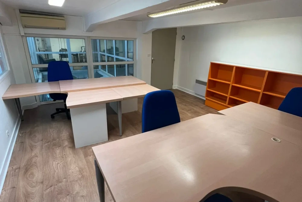 Bureau privé - 33800 - 9 postes - 1300€