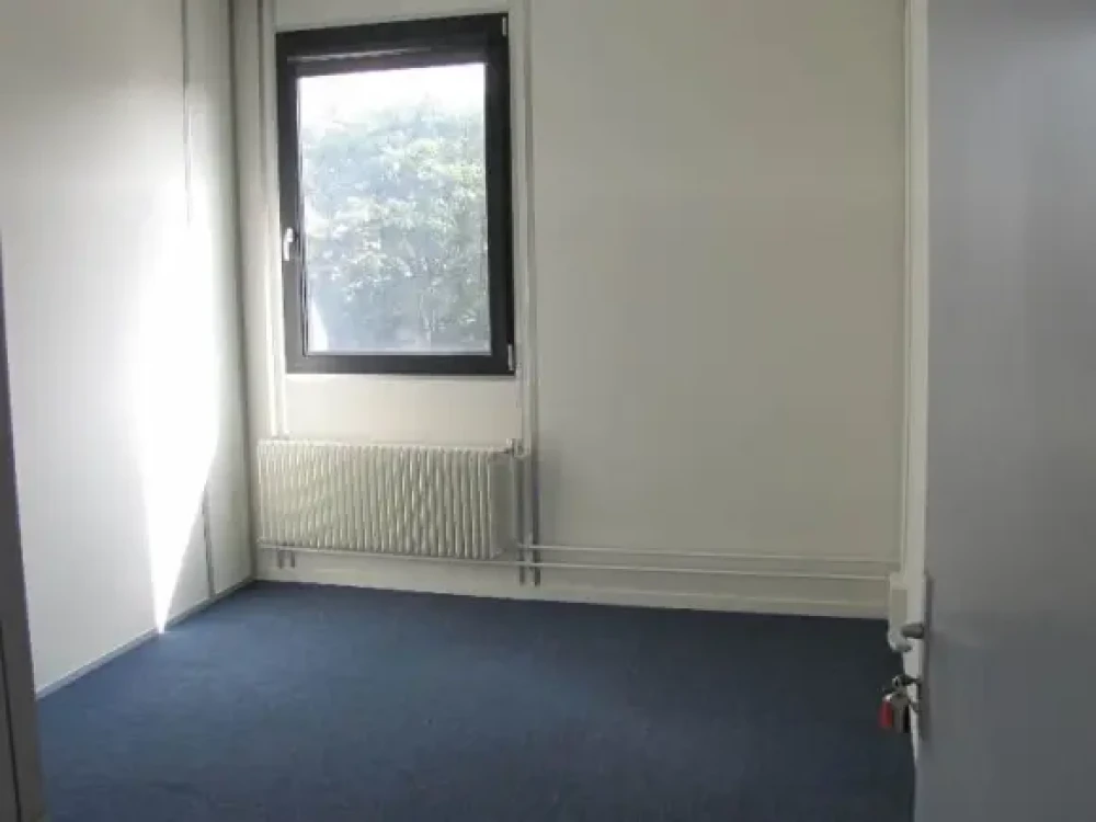 Espace indépendant - 95100 - 60 postes - 9300€