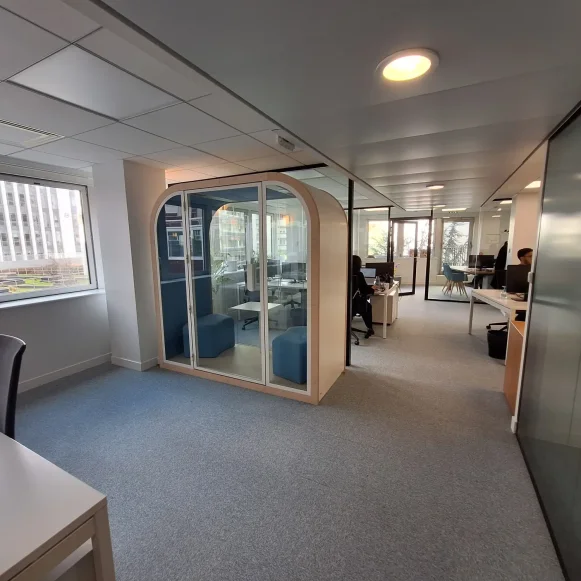 Bureau privé 218 m² 28 postes Location bureau Boulevard de Vaugirard Paris 75015 - photo 1