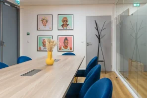 Bureau privé - 06560 - 6 postes - 2190€