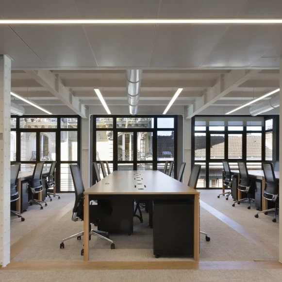 Bureau privé 57 m² 18 postes Coworking Rue Joseph de Maistre Paris 75018 - photo 6
