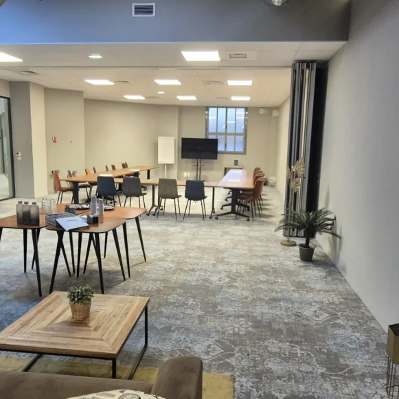 Bureau privé 10 m² 2 postes Coworking Avenue Thiers Nice 06000 - photo 4