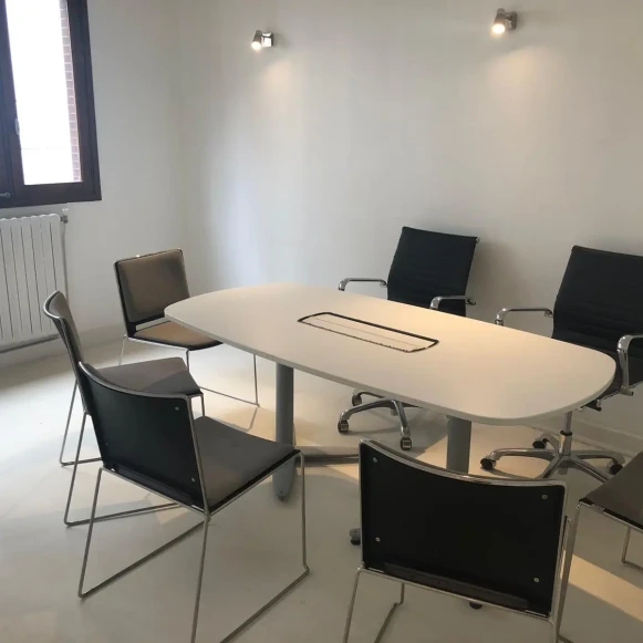 Espace indépendant 140 m² 24 postes Location bureau Rue Soubise Saint-Ouen-sur-Seine 93400 - photo 6