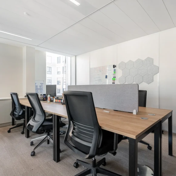 Bureau privé 181 m² 35 postes Location bureau Rue Pablo Neruda Levallois-Perret 92300 - photo 9