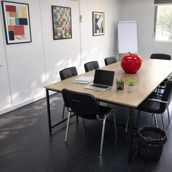 Bureau privé 25 m² 6 postes Coworking Rue Rabelais Montreuil 93100 - photo 1