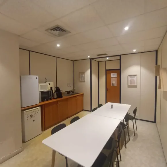 Bureau privé 40 m² 8 postes Location bureau Rue de la Croix Faron Saint-Denis 93200 - photo 4