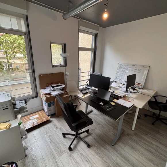 Bureau privé 15 m² 4 postes Coworking Rue de Cotte Paris 75012 - photo 5