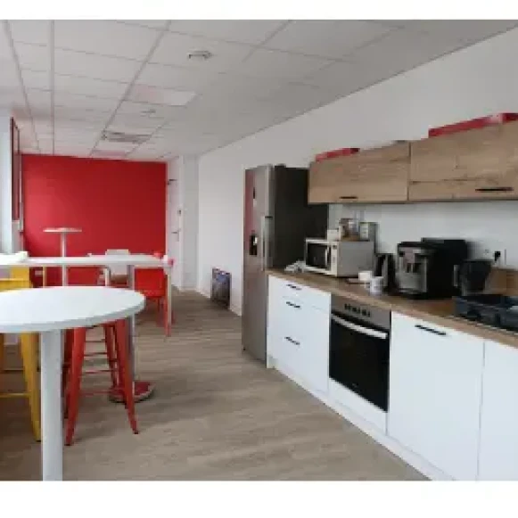 Bureau privé 18 m² 4 postes Coworking Rue Albert Dennery Tours 37000 - photo 12