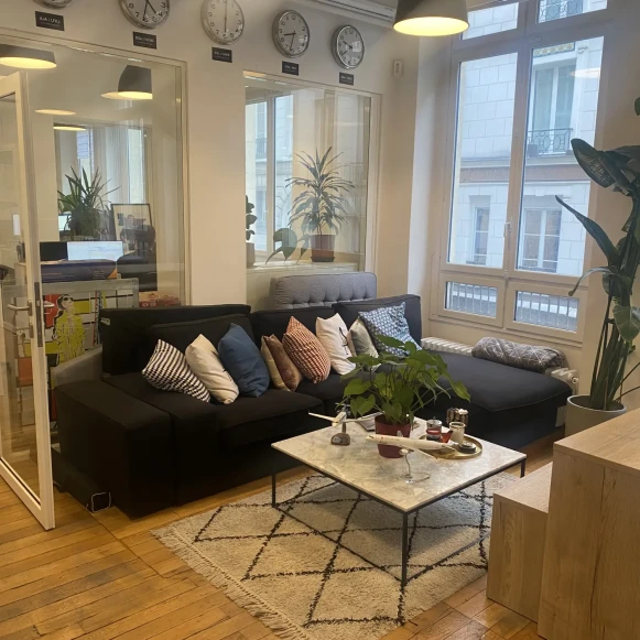 Bureau privé 25 m² 6 postes Location bureau Rue de Cléry Paris 75002 - photo 1
