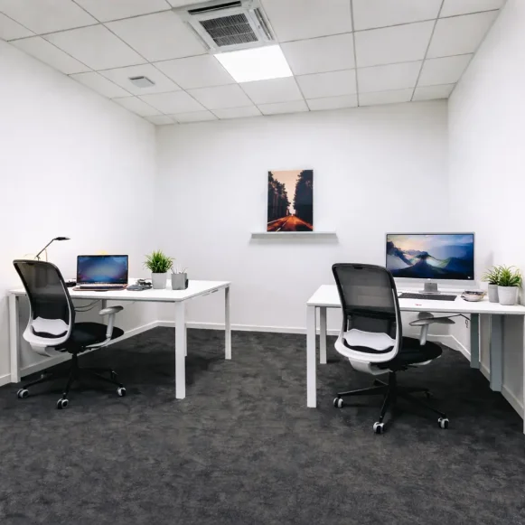 Bureau privé 15 m² 2 postes Coworking Rue Marie Curie Monistrol-sur-Loire 43120 - photo 2