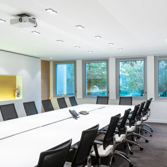 Bureau privé 20 m² 8 postes Location bureau Rue Quentin-Bauchart Paris 75008 - photo 6