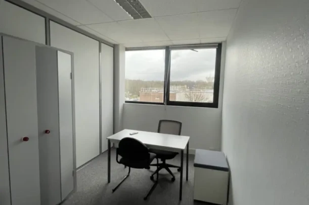 Bureau privé - 45800 - 1 poste - 310€