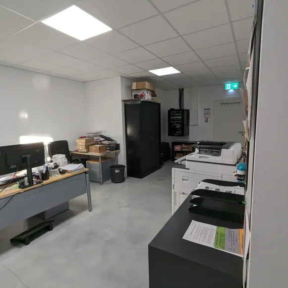 Bureau privé 80 m² 8 postes Location bureau Route des Milles Éguilles 13510 - photo 3