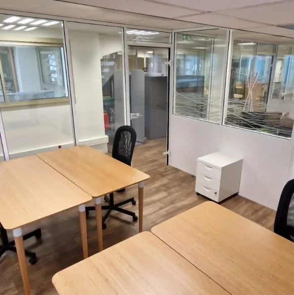 Bureau privé 18 m² 4 postes Coworking Rue Cardinet Paris 75017 - photo 1