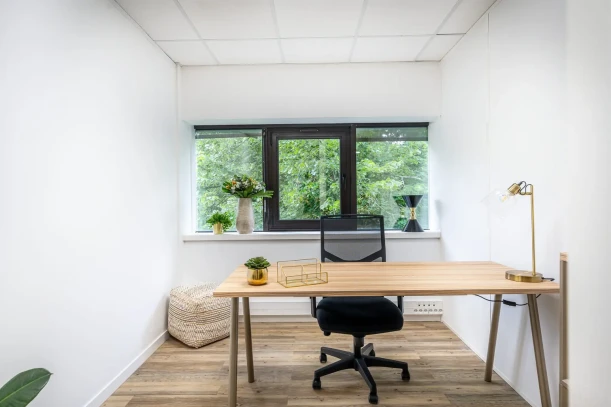 Bureau privé - 44300 - 2 postes - 701€