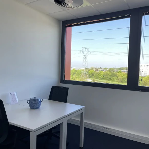 Bureau privé 8 m² 2 postes Location bureau Rue James Joule Rezé 44400 - photo 1