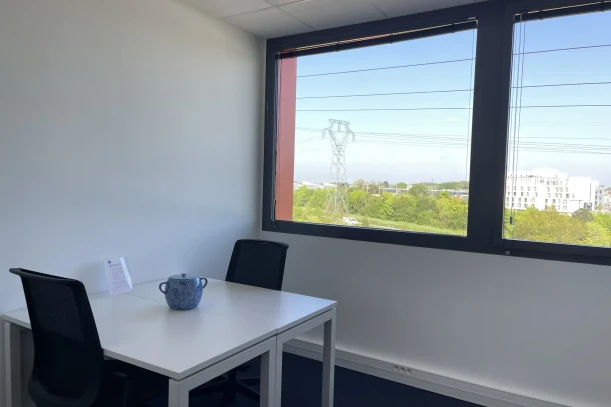 Bureau privé - 44400 - 8 postes - 1966€