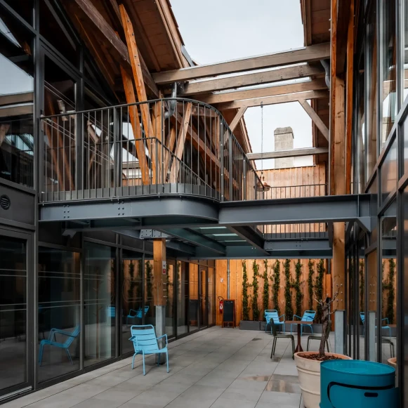 Bureau privé 28 m² 8 postes Location bureau Rue Succursale Bordeaux 33000 - photo 1