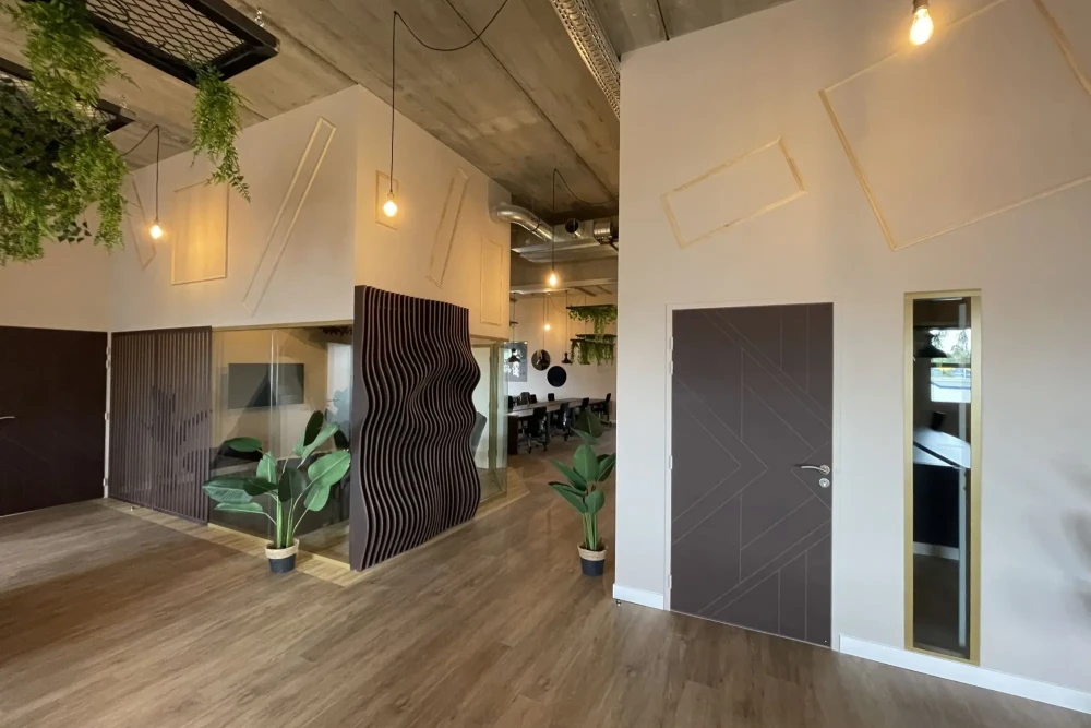 Open Space - 34000 - 18 postes - 249€