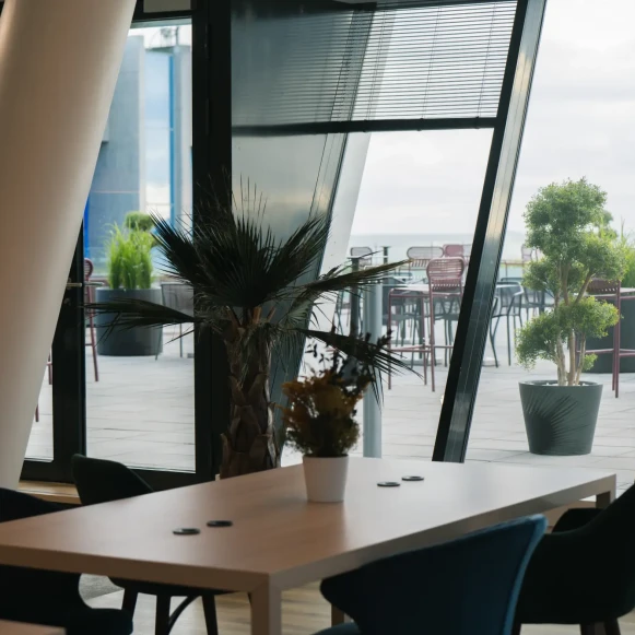 Bureau privé 12 m² 2 postes Coworking Promenade des Anglais Nice 06200 - photo 6