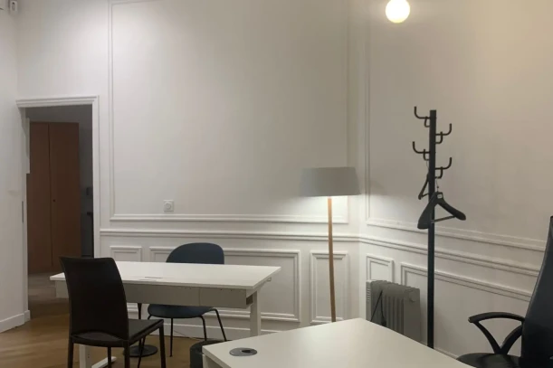 Bureau privé - 75016 - 4 postes - 2000€