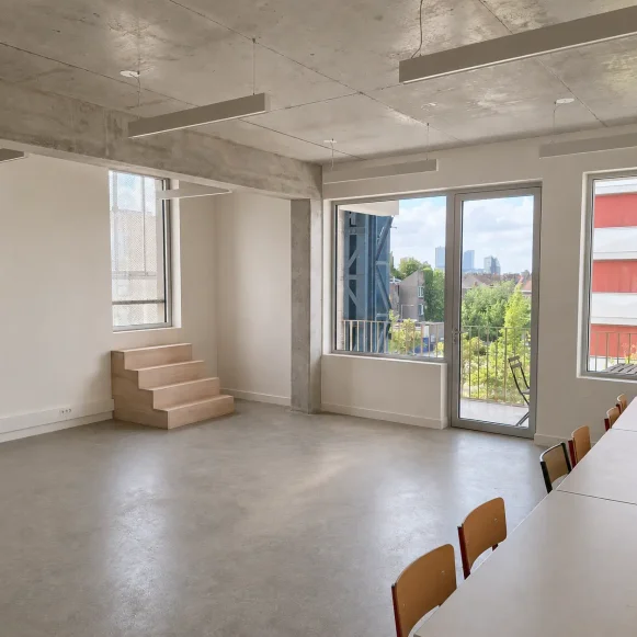 Bureau privé 42 m² 7 postes Coworking Passage de l'Internationale Lille 59800 - photo 2