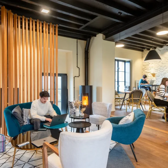 Bureau privé 15 m² 6 postes Coworking Rue du Général Maurice Guillaudot Rennes 35000 - photo 3