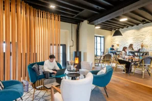 Open Space - 35000 - 5 postes - 350€