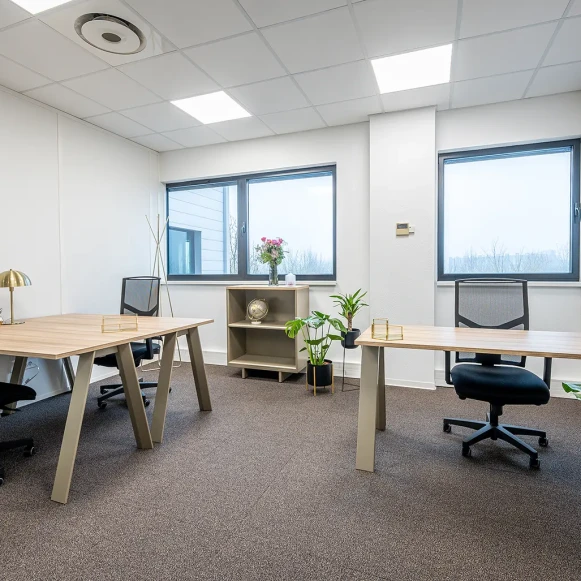 Bureau privé 14 m² 3 postes Coworking Rue des Hérons Entzheim 67960 - photo 1