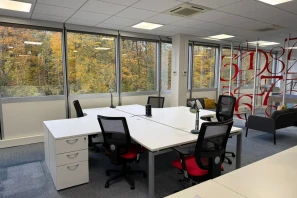 Open Space - 92360 - 6 postes - 350€