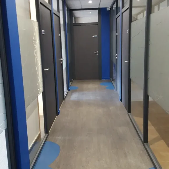 Bureau privé 12 m² 1 poste Coworking Rue Philippe Héron Villefranche-sur-Saône 69400 - photo 2