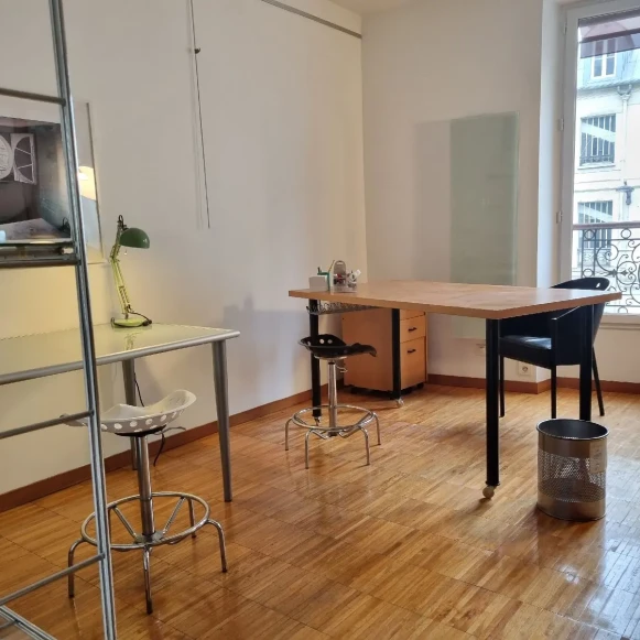 Bureau privé 13 m² 2 postes Coworking Rue du Faubourg Saint-Antoine Paris 75011 - photo 3