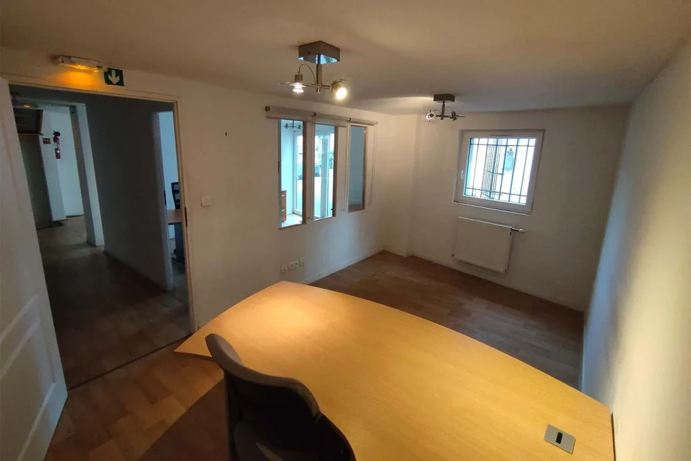 Espace indépendant - 92240 - 12 postes - 2000€