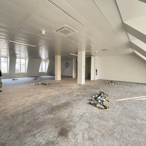 Bureau privé 13 m² 2 postes Coworking Rue de la Victoire Paris 75009 - photo 9