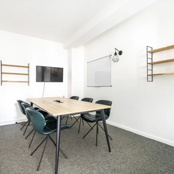 Espace indépendant 200 m² 36 postes Location bureau Rue Louis Blanc Paris 75010 - photo 7