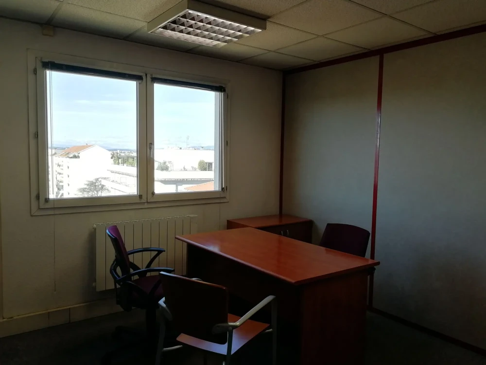 Bureau privé - 69008 - 2 postes - 520€